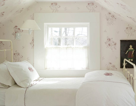 Elizabeth Mayhew daughters bedroom Hadley Reddish Rose by Hinson HB