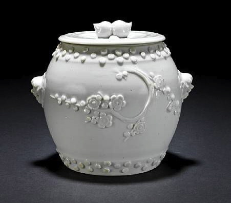 blanc-de-chine barrel-shaped jar and cover. 18th century